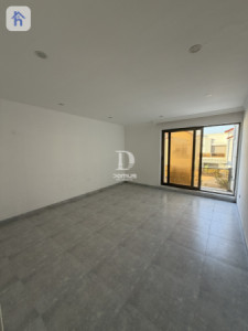 Spacious House with 4 Bedrooms image 11