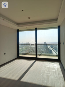 Spacious Apartment in Sky Towers Image 11