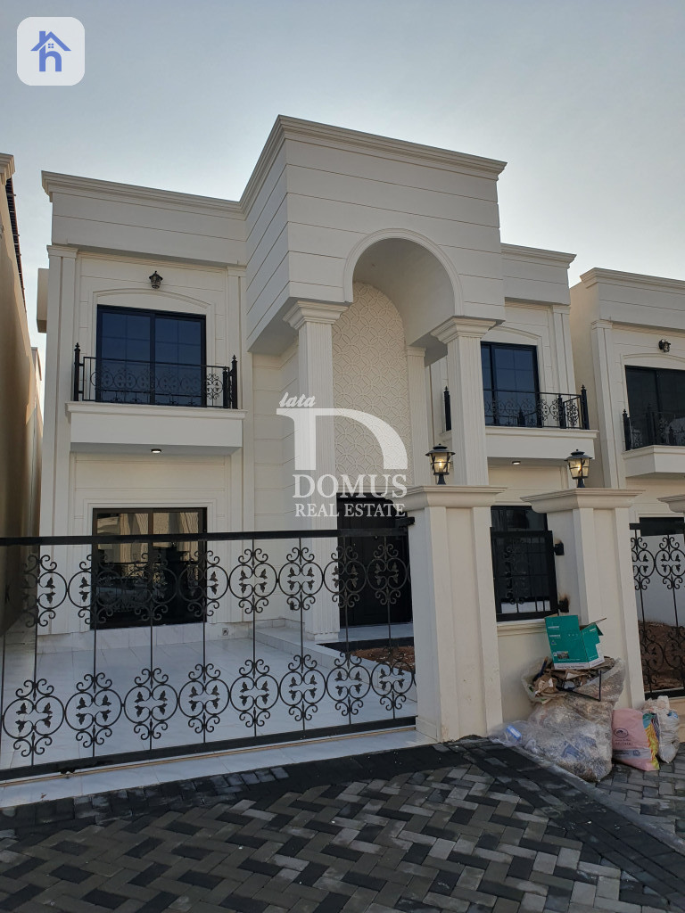 خانوویەکی فراوان بە ٤ ژووری نوستن