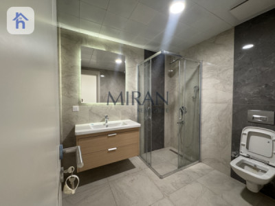 Elegant Apartment in Prime Location Image 7
