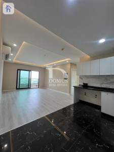 Modern Two-Bedroom Apartment in Prime Location image 2