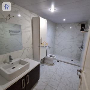 Modern 4-Bedroom Apartment Resim 8