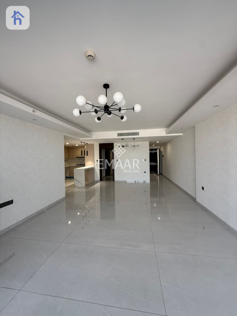 Spacious Apartment in Sky Towers