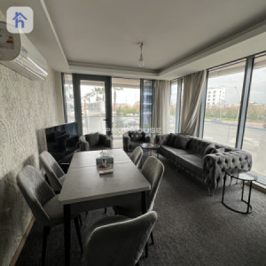 Elegant 2-Bedroom Apartment with Amenities image 2