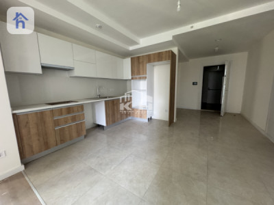 Spacious One-Bedroom Apartment in Empire Wings image 2