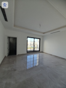 Commercial House (242m²) Image 11