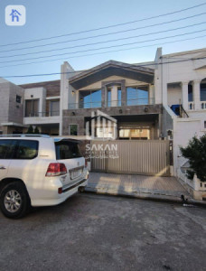 Spacious 4 Bedroom House in Farmanbaran image 1