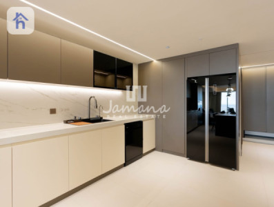 Elegant Apartment with 4 Bedrooms Image 11