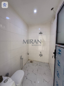 Spacious House with 4 Bedrooms Image 11