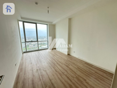 Spacious apartment in Empire Square Image 5