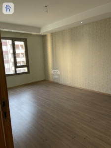 Modern Apartment with 2 Bedrooms Image 9