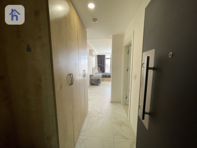 Modern Studio Apartment in Empire Pearl Towers Image 4
