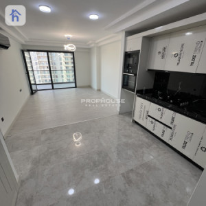 Spacious Apartment with Stunning Views image 3