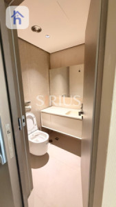 Elegant One-Bedroom Apartment at Prime Location Resim 6