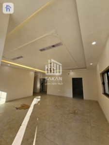 Modern house with 4 bedrooms image 20