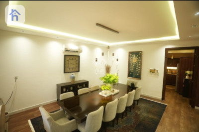 Elegant 5 Bedroom House for Sale Image 7