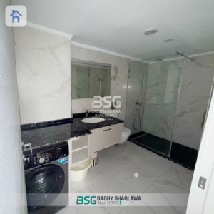 Family Apartment with Modern Amenities Image 6