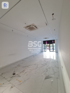 Prime location shop available for rent image 1