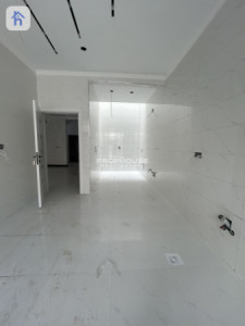 Modern Home with 5 Bedrooms Resim 4