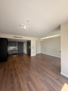Chic 1-Bedroom Apartment with Modern Amenities image 3
