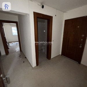 Spacious apartment with 3 bedrooms image 10