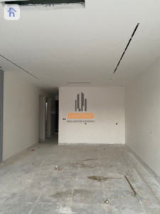 One Floor House image 2