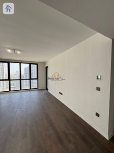 Modern 1 Bedroom Apartment image 6