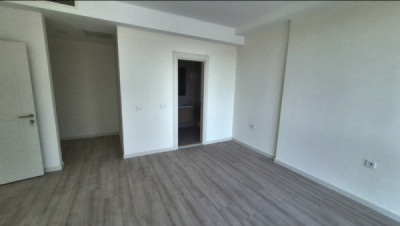 Modern Apartment with 2 Bedrooms image 6