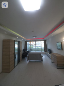 A studio apartment in empire wings image 2