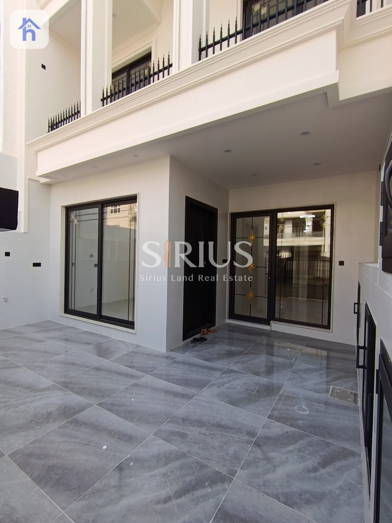 Modern Home with 4 Bedrooms Resim 2