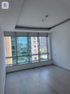 Spacious Apartment in Empire Wings Image 4