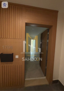 Luxurious Empire Square: 2-Room Apartment Image 6