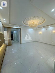 Modern House with 5 Bedrooms image 8