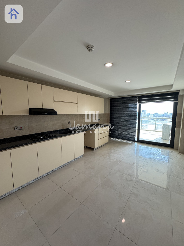 Spacious Apartment with 4 Bedrooms