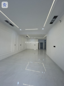 Spacious 5-Bedroom House in Hawlery Nwe image 5