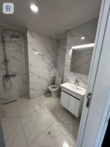 Modern Apartment Image 7