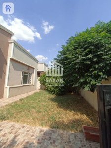 One Floor House image 3