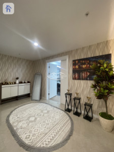 Modern 2-Bed Apartment in Empire Wings Image 11