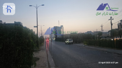 Prime Location Commercial Building image 3