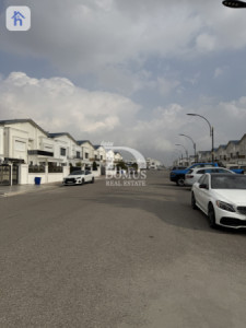 ڤێلای فراوانی ٦ ژووری نووستن لە گوندی ئارام وێنە 4