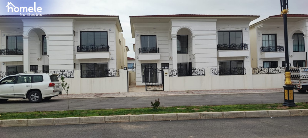 Spacious House with 4 Bedrooms