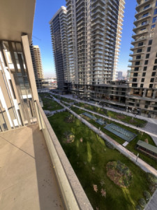 Modern Apartment Image 7