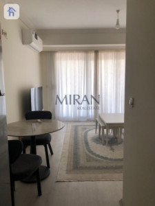 Cozy Studio Apartment in Prime Location Image 3