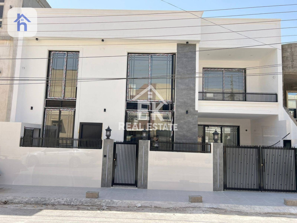 Spacious House with 6 Bedrooms