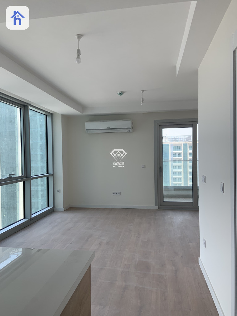 Studio apartment in Empire Wings 13