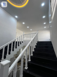 Spacious House with 4 Bedrooms image 9