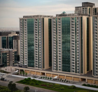 شوقەیەکی فراوان لە ئیمپایەر سکوێر image 3