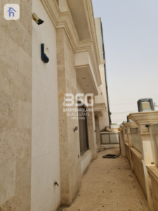 Corner House Image 25