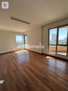 Modern 4-Bedroom Apartment with Beautiful View image 2