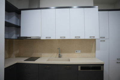 Modern office in prime location image 19